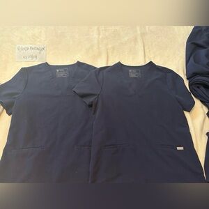 1 Women's Navy Casma™ - Three-Pocket Scrub Top - L. Price is for one